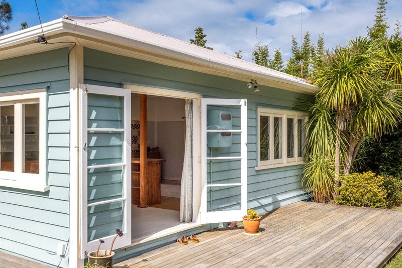 Property Valuation for 41 Sea View Road, Ostend, Waiheke Island Trade