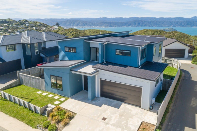 31 Boeing Way, Newlands, Wellington - Carousel 1