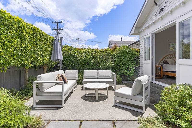 25 Premier Avenue, Point Chevalier, Auckland - Carousel 2