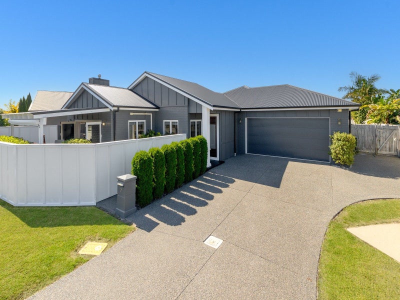 7 The Glade, Papamoa Beach, Papamoa - Carousel 1
