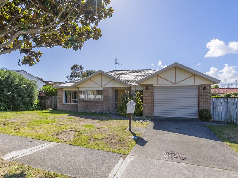 3 Beachwater Grove, Paraparaumu Beach, Paraparaumu - Carousel 1