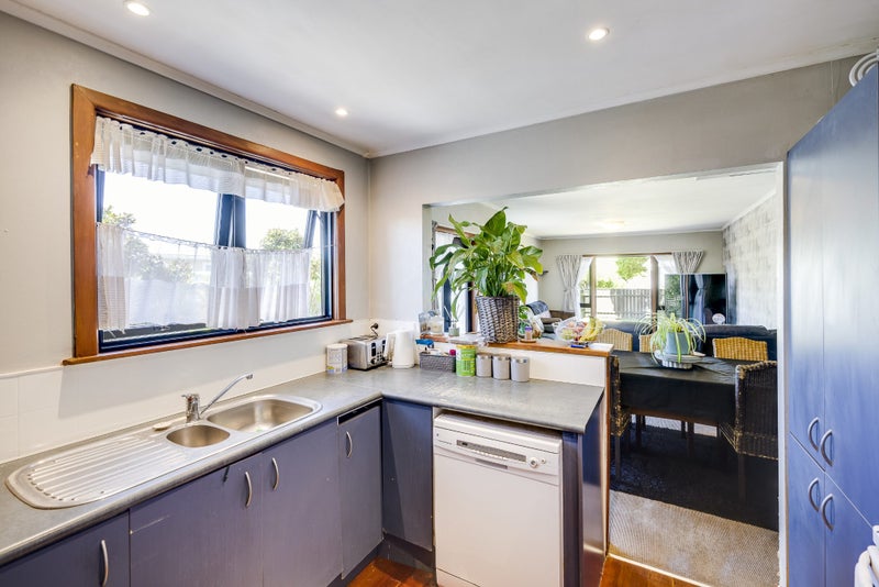 15 Fleming Crescent, Maraenui, Napier - Carousel 2
