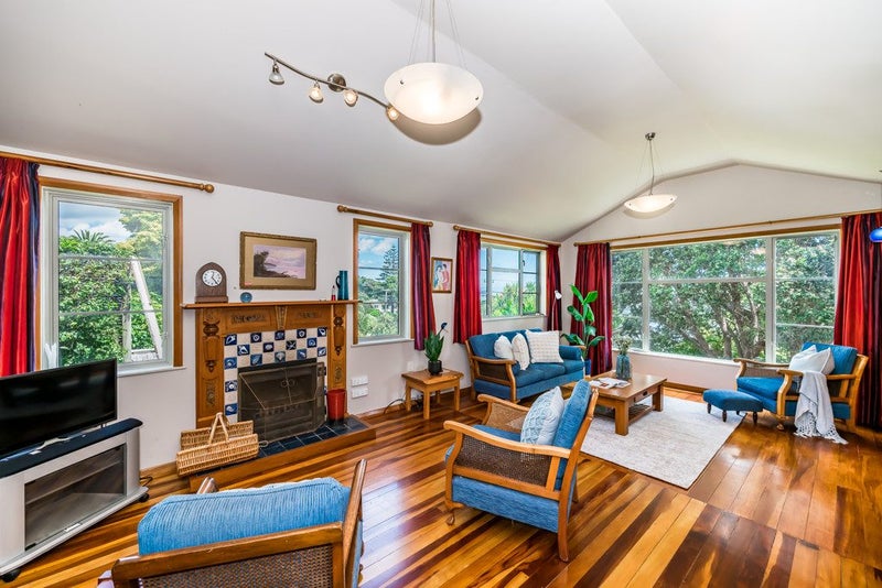 142 Wellington Road, Paekakariki - Carousel 2