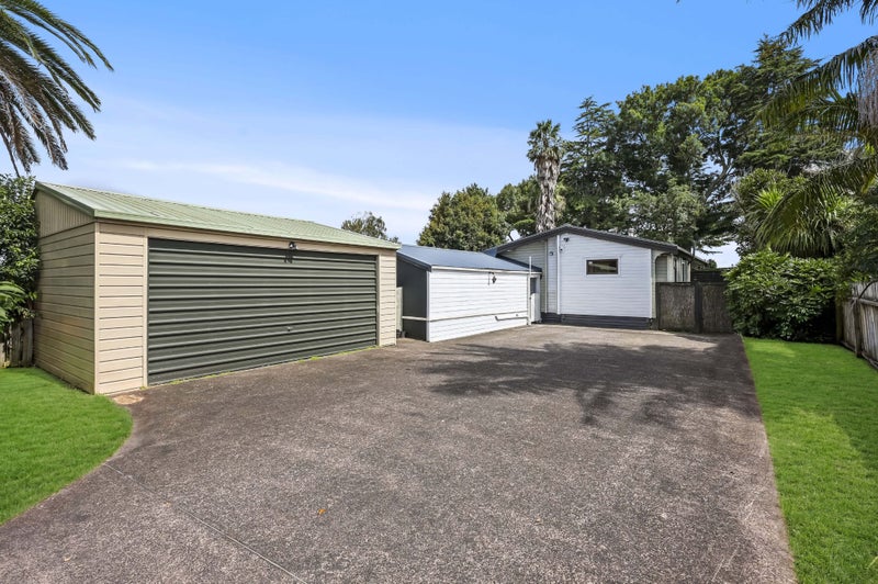 4 Kamulla Court, Conifer Grove, Takanini - Carousel 2