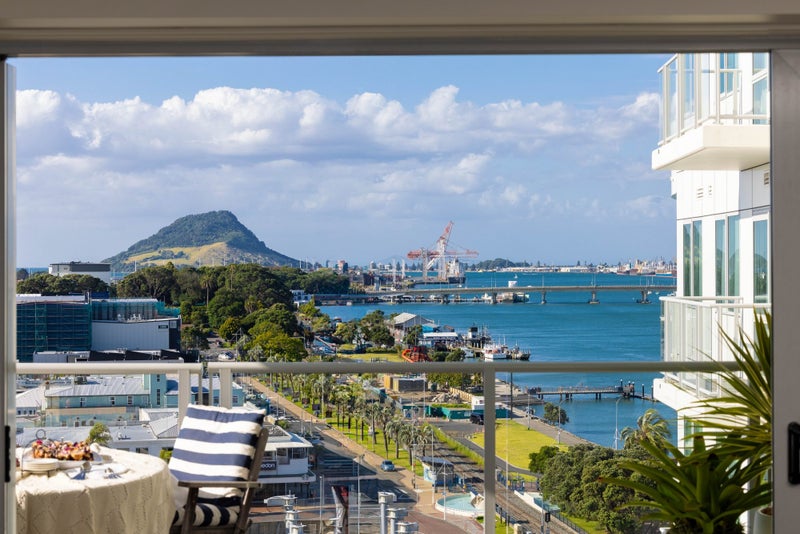 1102/72 Devonport Road (Devonport Towers), City Centre, Tauranga, Bay Of Plenty - Carousel 1