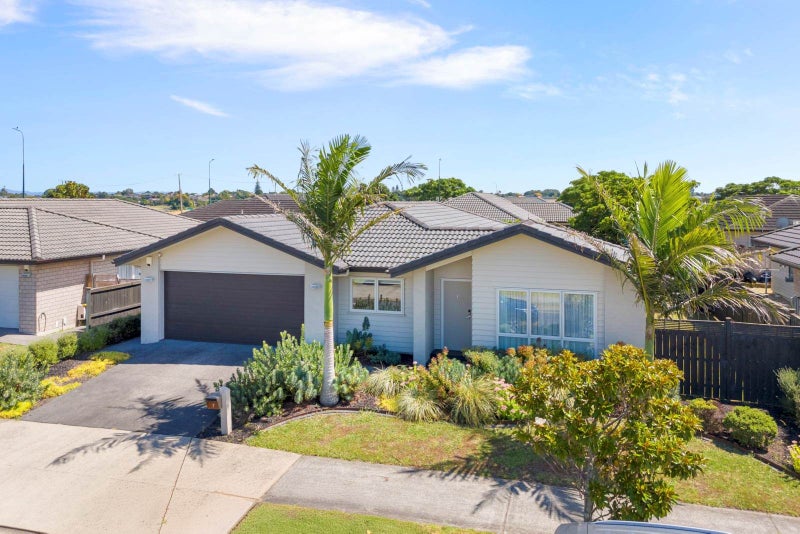 7 Disley Road, Wattle Downs, Auckland - Carousel 1