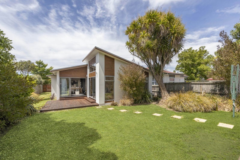 137 Caledonian Road, St Albans, Christchurch - Carousel 1