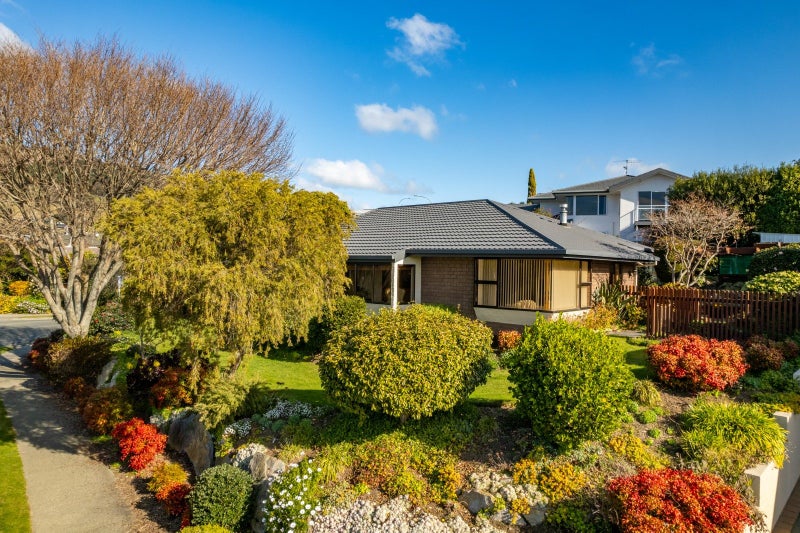 2 D'Urville Place, Kelvin Grove, Palmerston North - Carousel 29