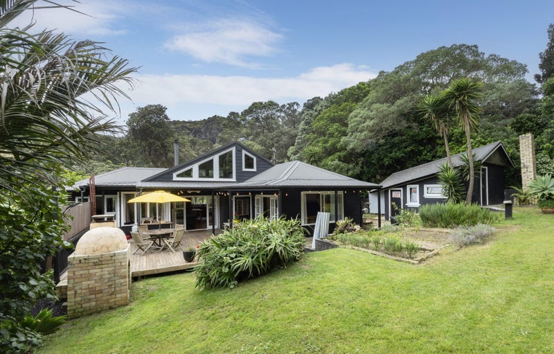 3 Watchmans Road, Karekare - Carousel 1