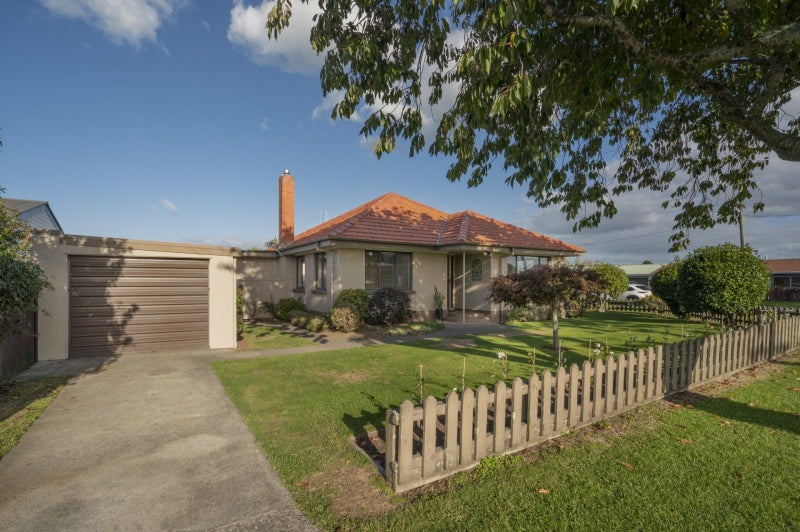 2 Pemberton Crescent, Greerton, Tauranga - Carousel 2