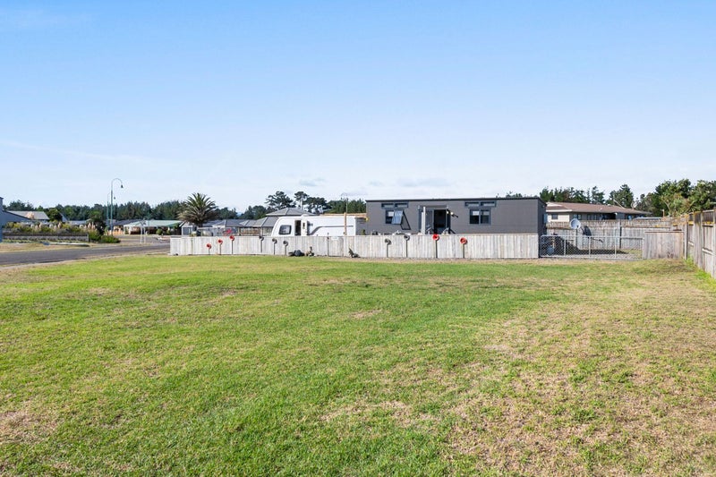 1 Sandown Avenue, Himatangi Beach, Himatangi Beach - Carousel 1