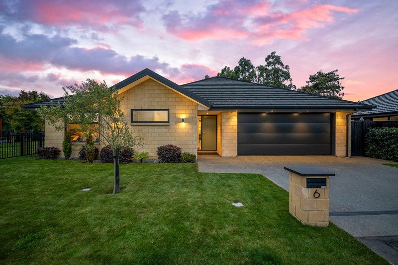 6 Forge Close, Halswell, Christchurch - Carousel 1