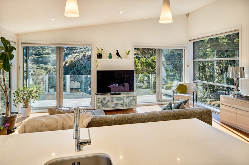 7 Makomako Road, Brooklyn, Wellington - Carousel 2