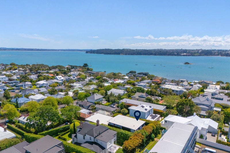 8/29 Sentinel Road, Herne Bay, Auckland - Carousel 1