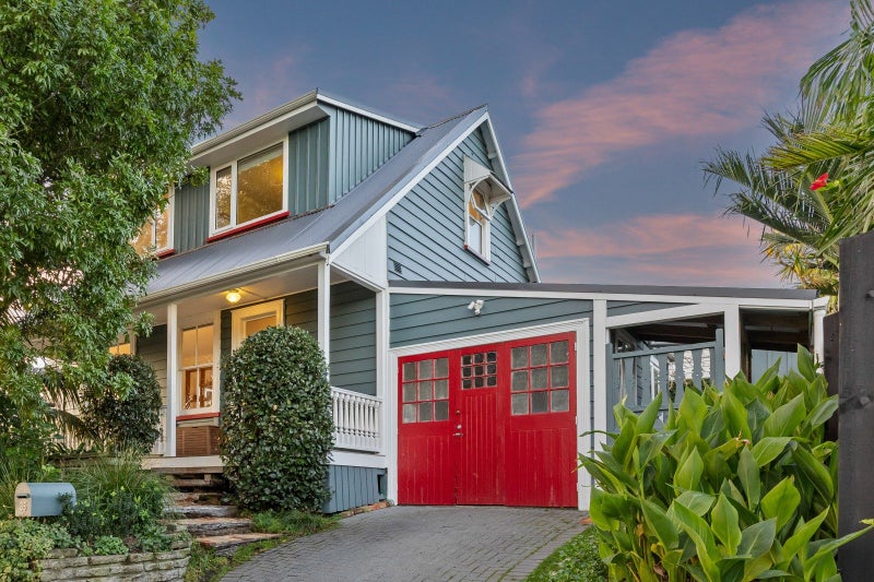 35A Saxon Street, Waterview, Auckland - Carousel 1