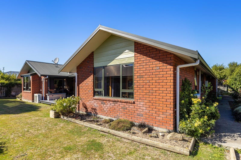 16 de Castro Drive, Blenheim, Blenheim - Carousel 2