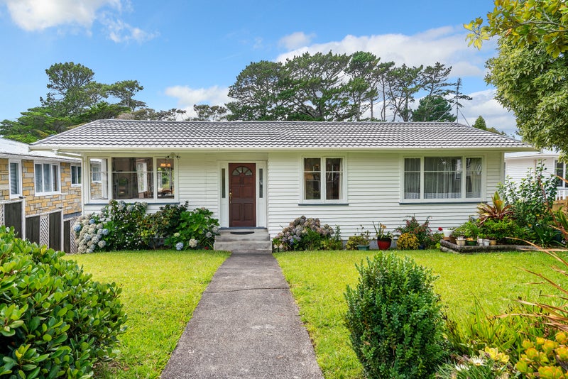24 Rangitiki Crescent, Lynfield, Auckland - Carousel 1