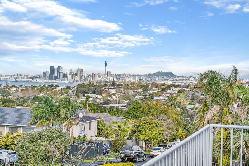 Property Valuation for 2/1 Kaihu Street, Northcote, Auckland Trade Me