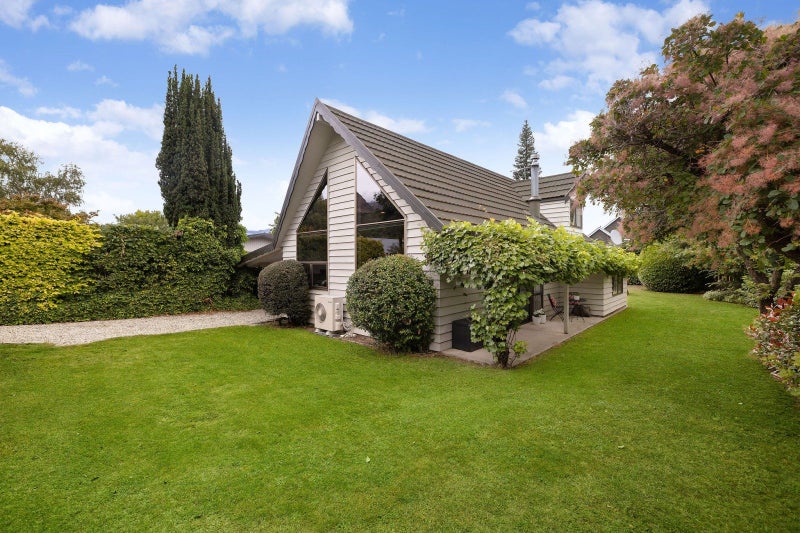 36 Adamson Drive, Arrowtown, Arrowtown - Carousel 1