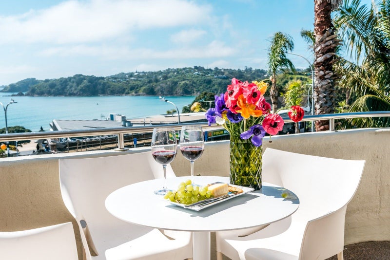 6/118 Ocean View Road, Waiheke Island, Auckland - Carousel 2