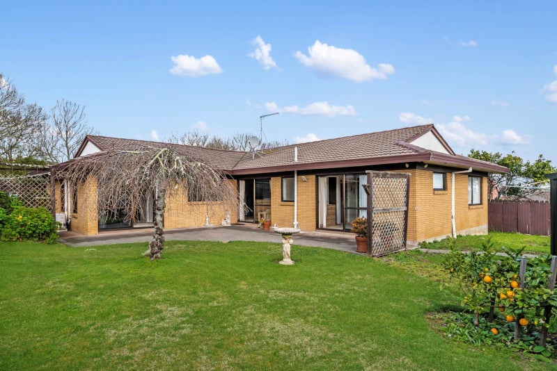 17 Parramatta Place, Botany Downs, Auckland - Carousel 2