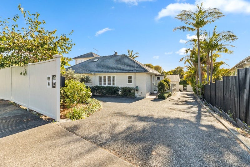 55 Premier Avenue, Point Chevalier, Auckland - Carousel 1