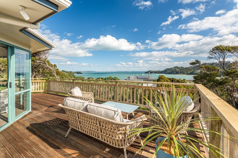 18 Huia Street, Oneroa, Waiheke Island, Auckland - Carousel 1