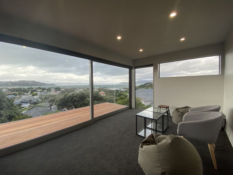 39B Mantell Street, Seatoun, Wellington - Carousel 1