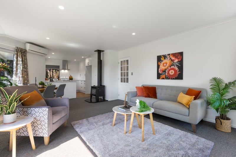 71 Poplar Grove, Whalers Gate, New Plymouth - Carousel 1