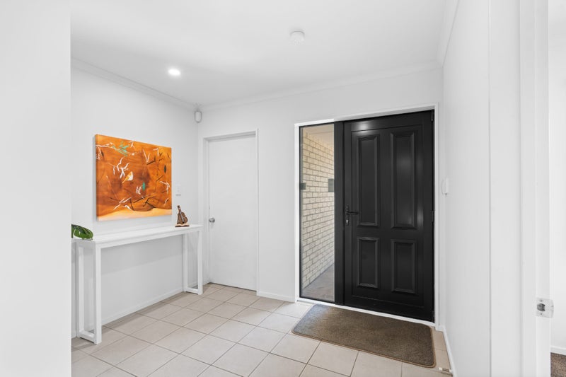 4 Lightning Close, Wigram, Christchurch - Carousel 2