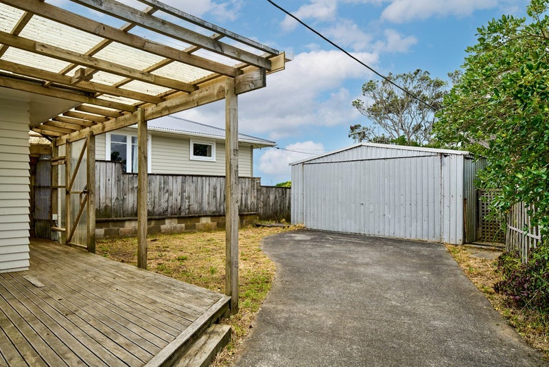 16 Balmain Street, Newlands, Wellington - Carousel 14