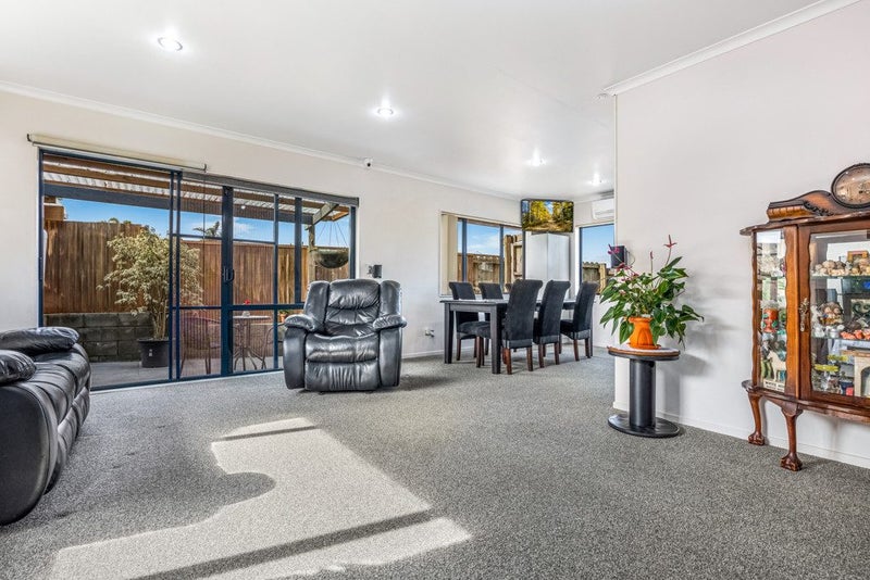 30A Saralee Drive, Manurewa, Auckland - Carousel 2