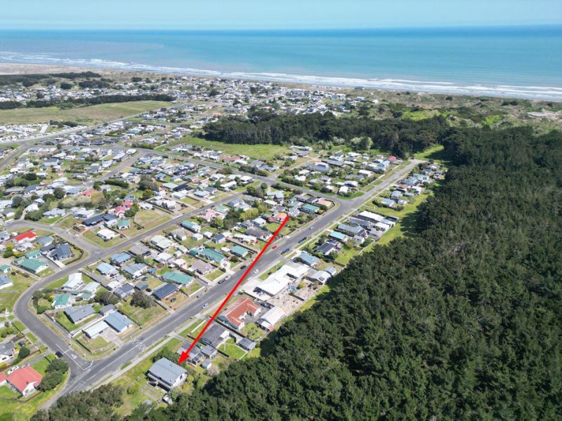 27 Cousins Avenue East, Foxton Beach, Foxton - Carousel 36