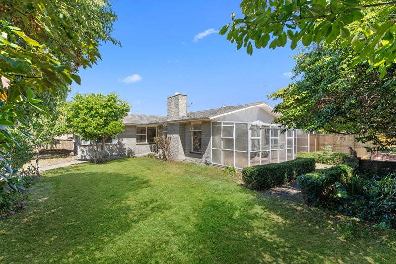 2 Moorpark Place, Ilam, Christchurch - Carousel 1