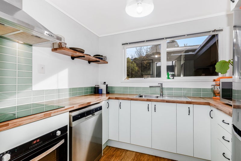 10B Penryn Drive, Camborne, Porirua - Carousel 2