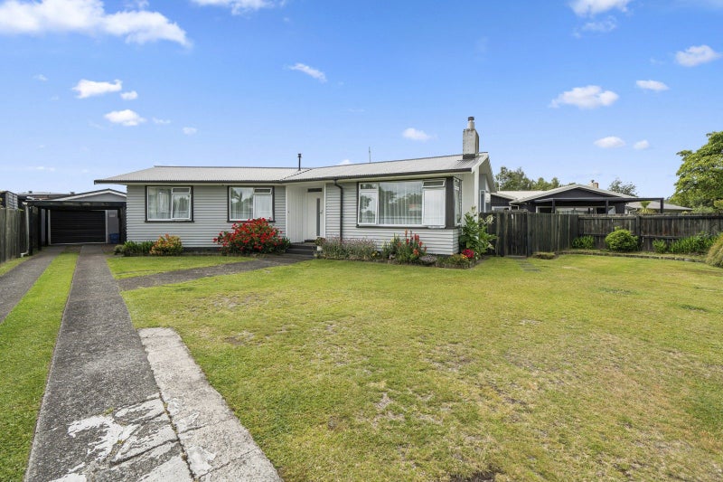 10 Clouston Crescent, Fenton Park, Rotorua - Carousel 1