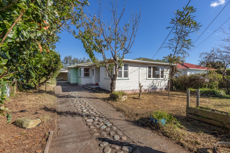 8 Rutland Street, Levin - Carousel 1