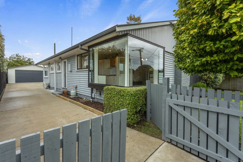 6 Vancouver Crescent, Wainoni, Christchurch - Carousel 2