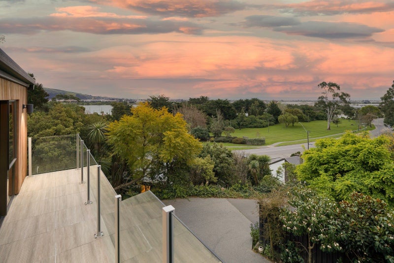 2 Cannon Hill Crescent, Mount Pleasant, Christchurch City, Canterbury - Carousel 2