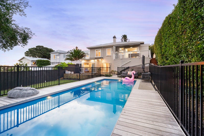 18 Amy Street, Ellerslie, Auckland - Carousel 1