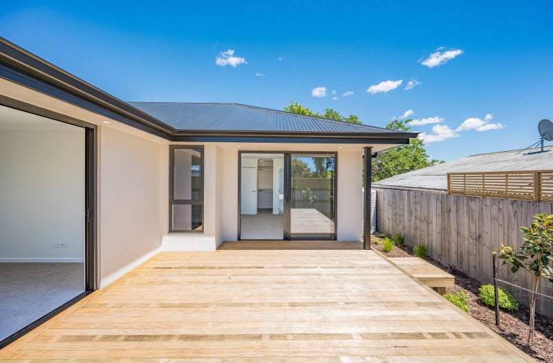 15B Lowry Street, Richmond, Richmond - Carousel 2