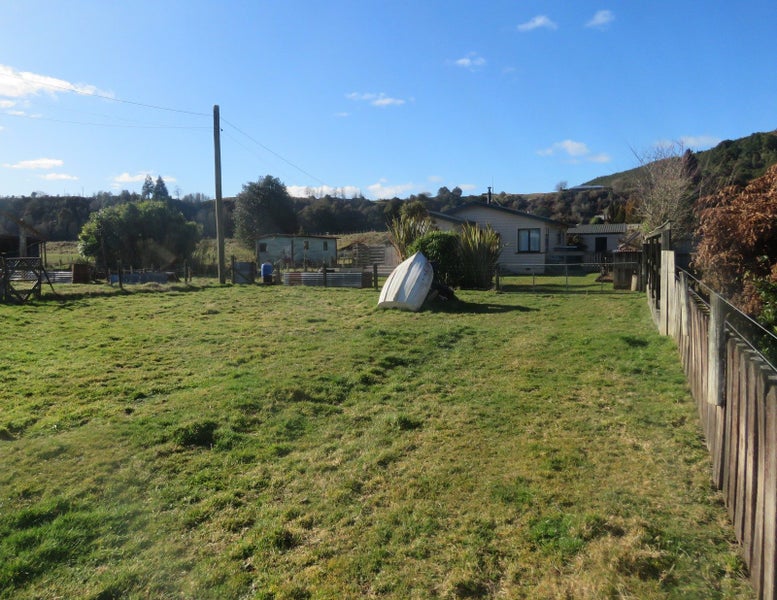 7 Main Street, Reefton, Buller, West Coast - Carousel 2