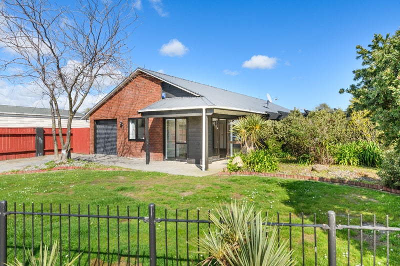 20 Colonial Place, Kelvin Grove, Palmerston North - Carousel 25