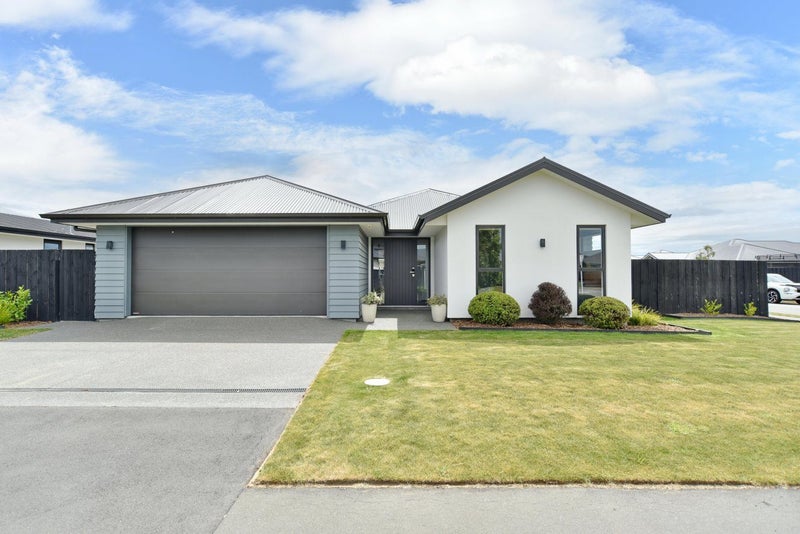 59 Oaks Drive, Lincoln, Lincoln - Carousel 1