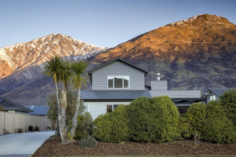 18 Lochnagar Drive, Lake Hayes, Queenstown - Carousel 2