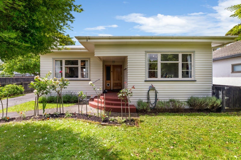 63 Brightwater Terrace, Terrace End, Palmerston North - Carousel 1