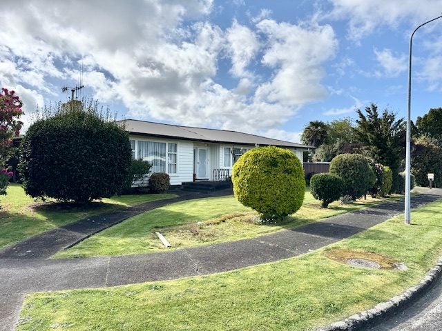 24 Anglesey Street, Awapuni, Palmerston North, Manawatu / Whanganui - Carousel 1
