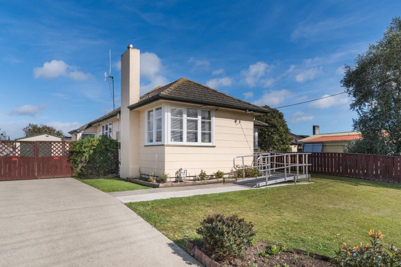 24 Wilson Crescent, Highbury, Palmerston North - Carousel 1
