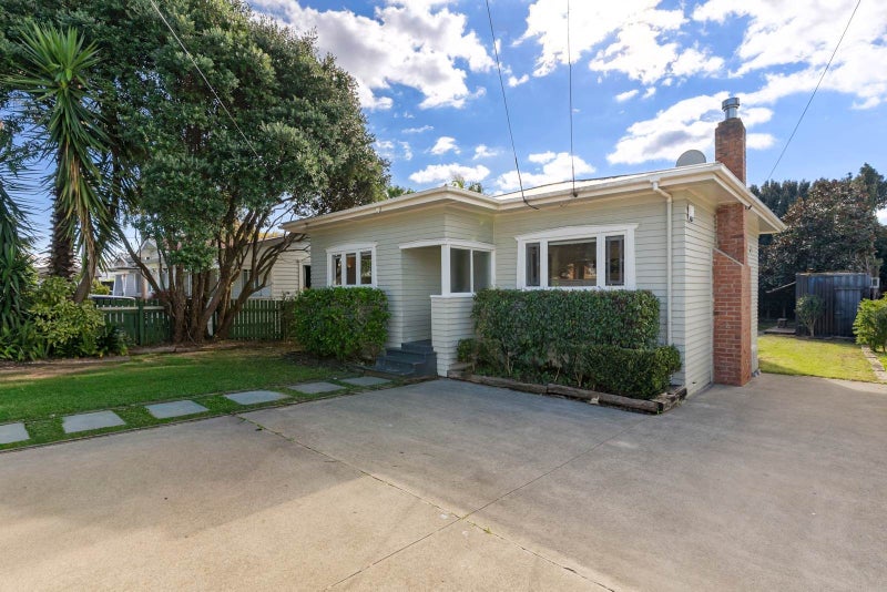 15 Levonia Street, Morningside, Auckland - Carousel 1