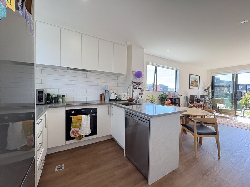 9E Playfair Road, Mount Roskill, Auckland - Carousel 2